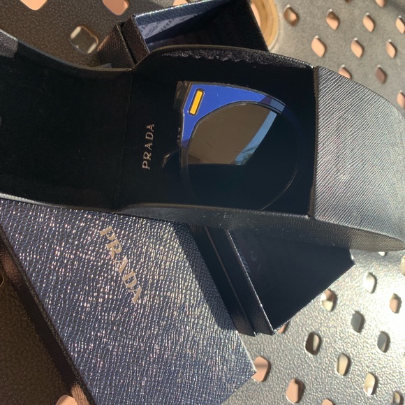 Prada Sunglasses Women SPR 03U SUI-3A0 - Picture 6 of 8